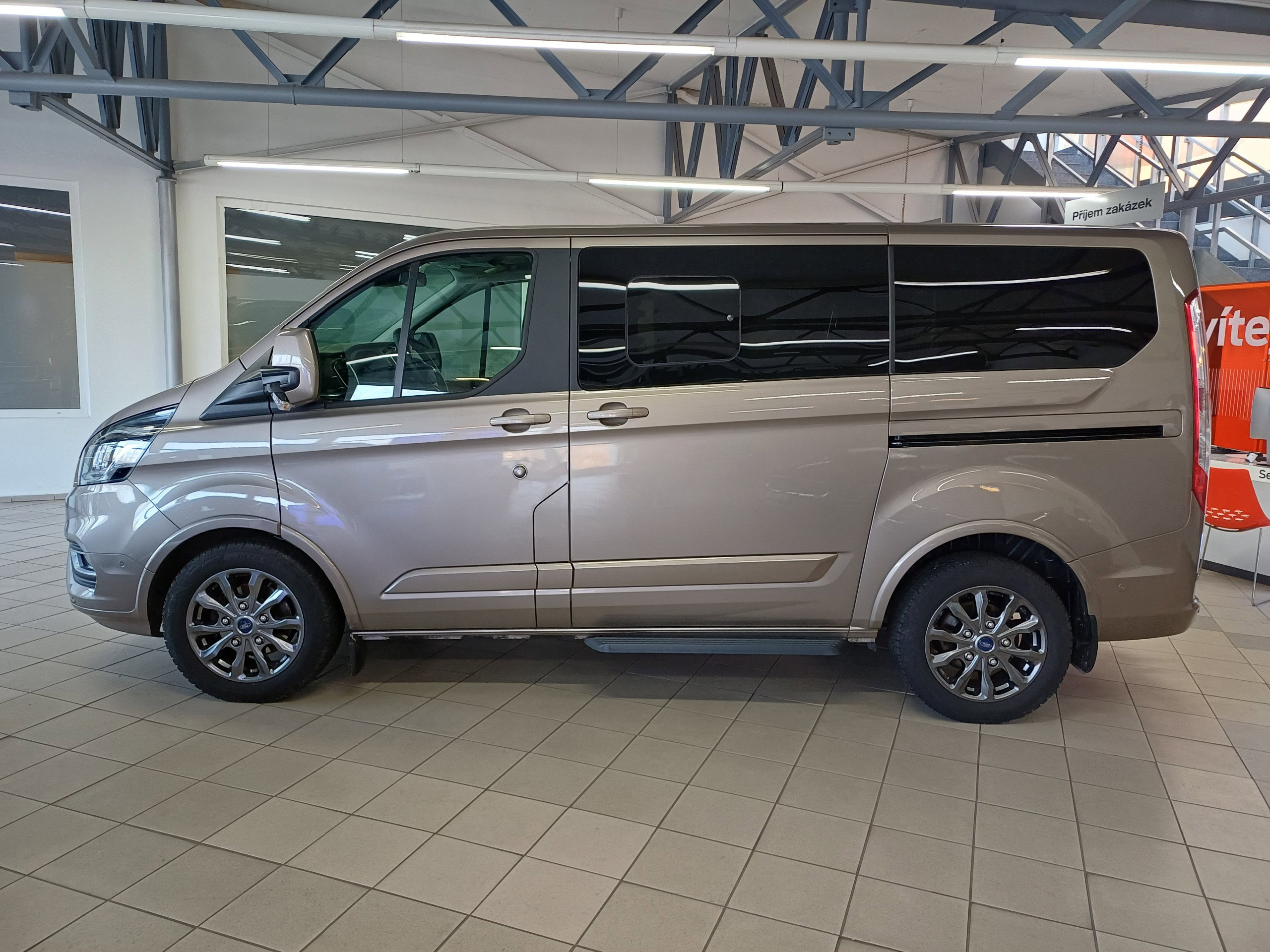 Ford Tourneo Custom