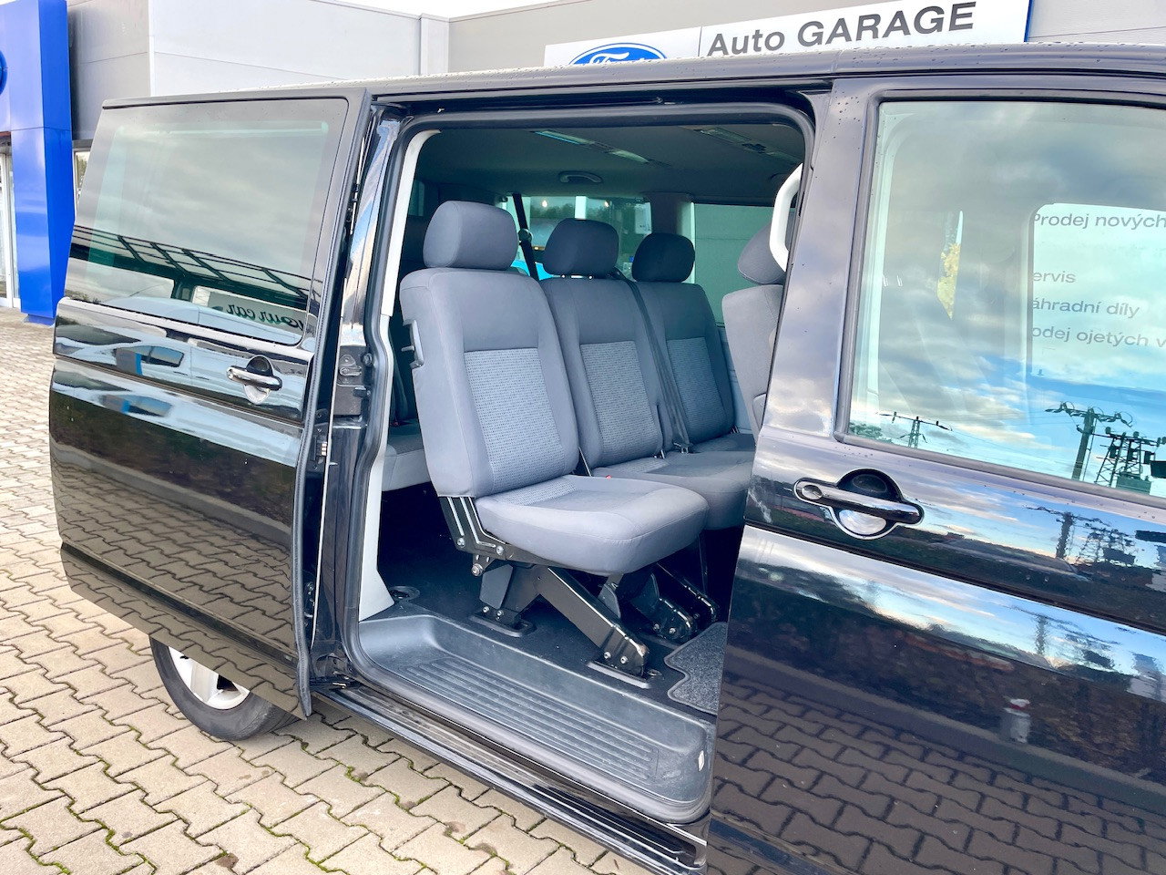 VW Caravelle