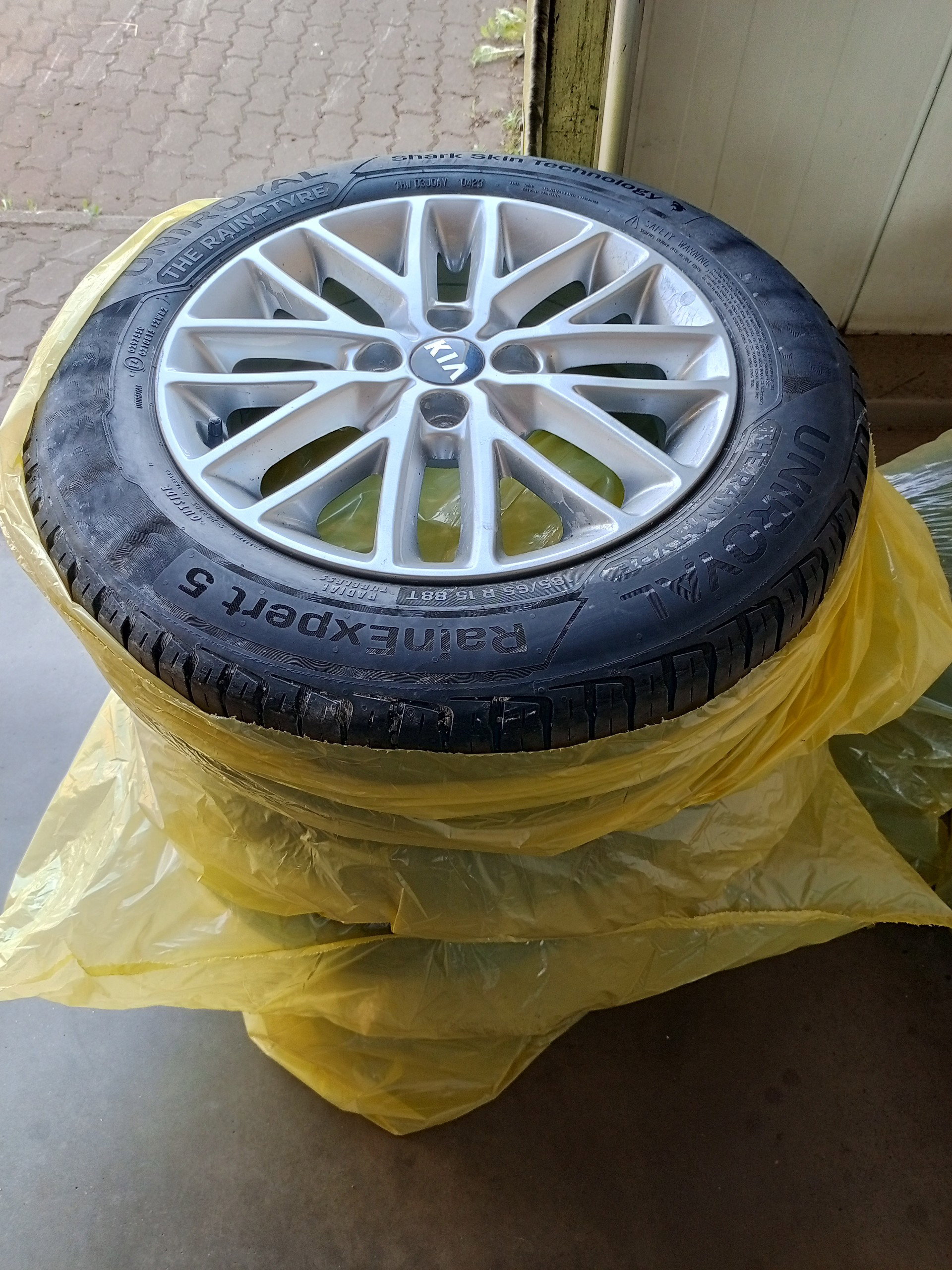 KIA Rio Kia Rio Attract 1.2 l