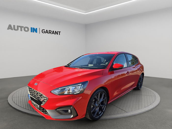 Ford Focus ST 2,3 280PS, CZ původ, najeto 63 tis. km, audiosystém B&O s 10 reproduktory vč. subwooferu