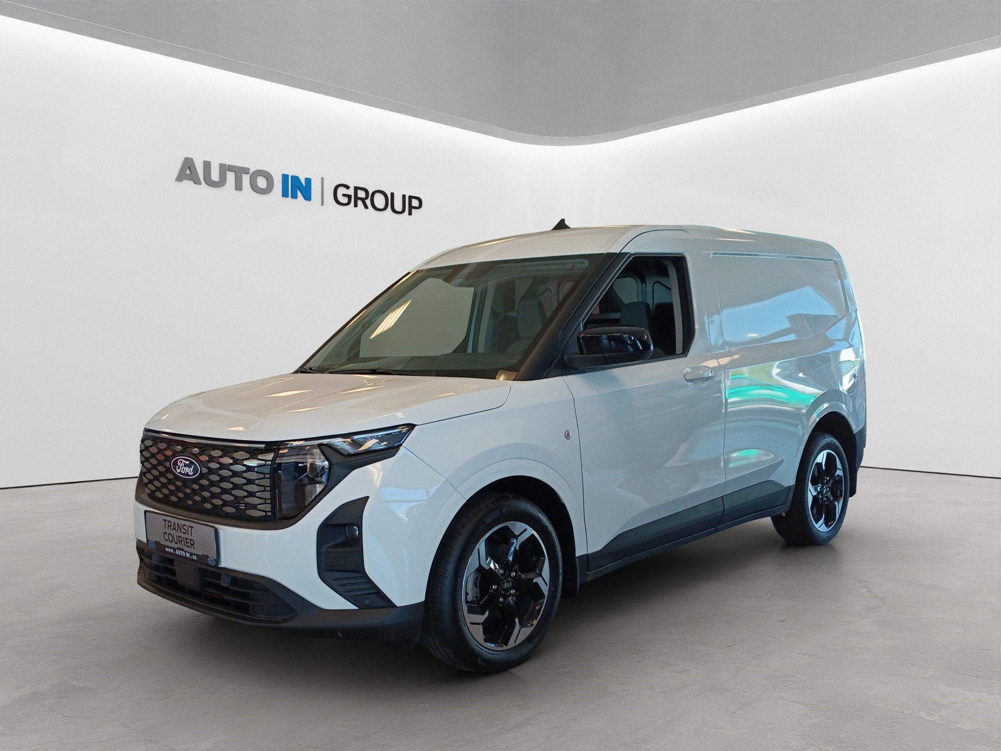Ford Transit Courier L1 VAN LIMITED 43 kWh,0 Elektromotor 100 kW / 136 k 1st. automatická