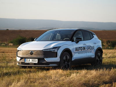 Volvo EX30 CC ULTRA 315kW AWD 360°kamera