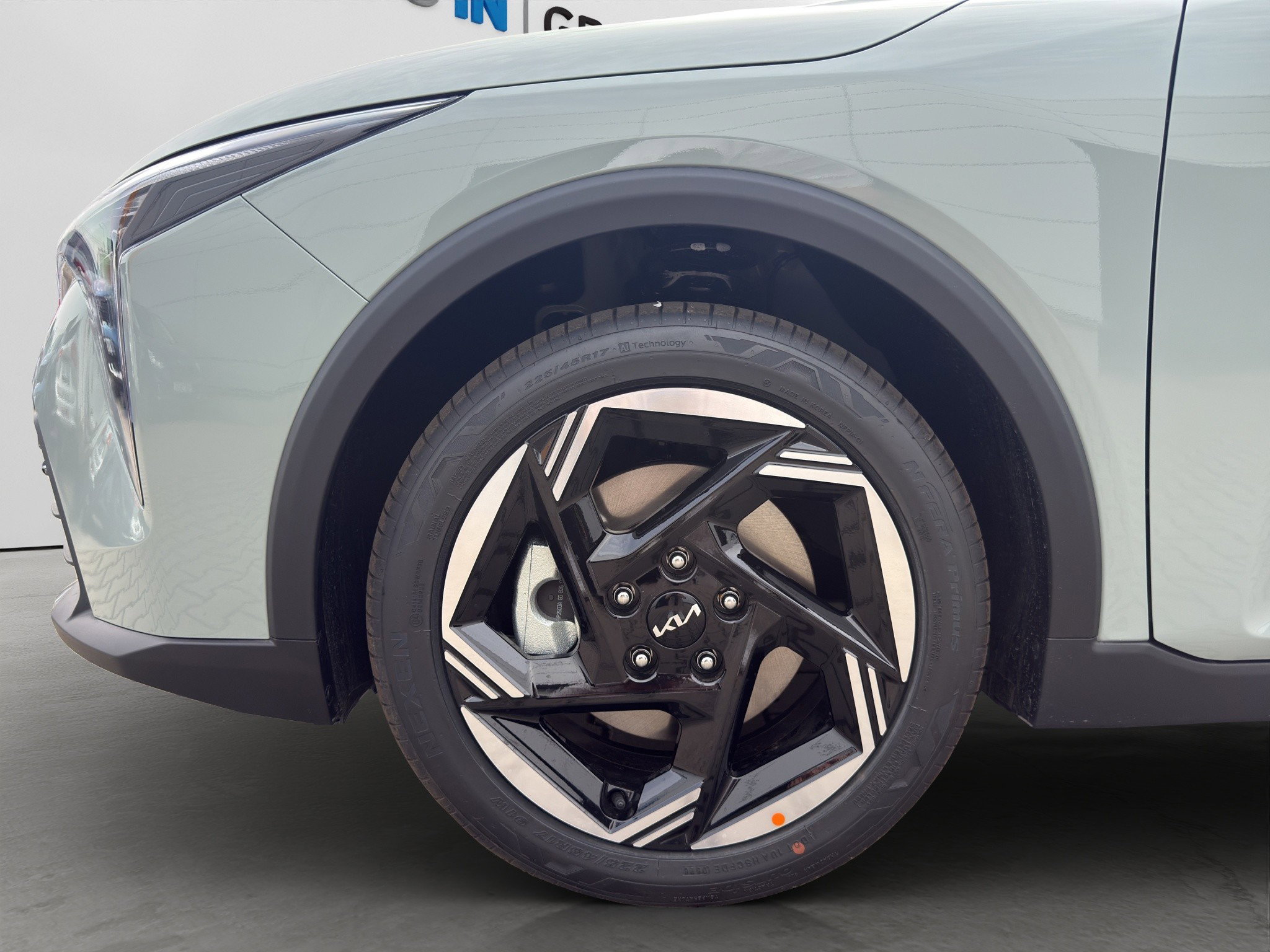KIA K4