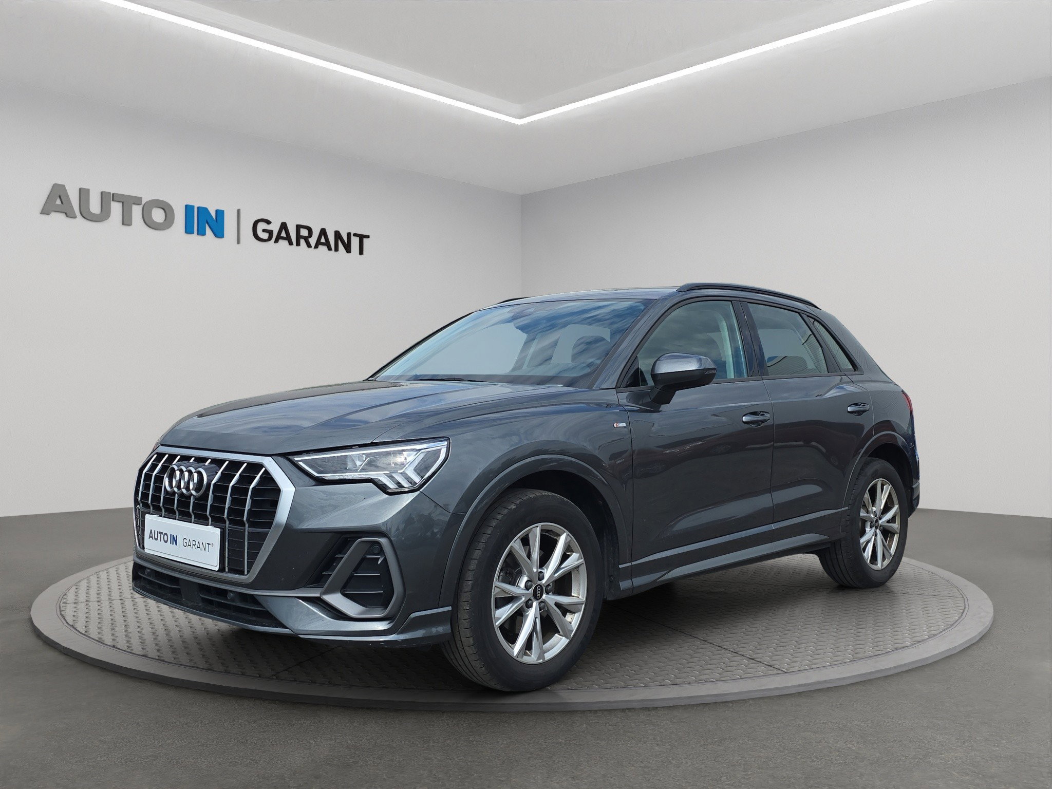 Audi Q3 S-Line 1.5 TFSi 110kw, ČR