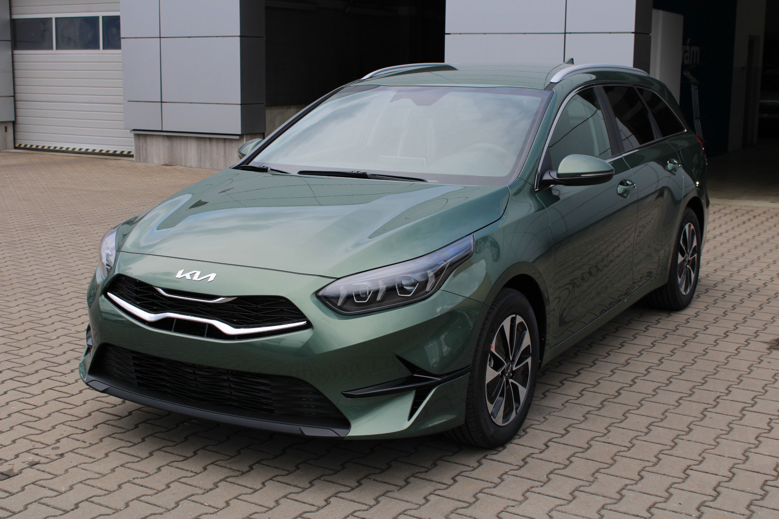 KIA Ceed SW CD 1,5 T-GDi GPF 7DCT SPIN (2025)