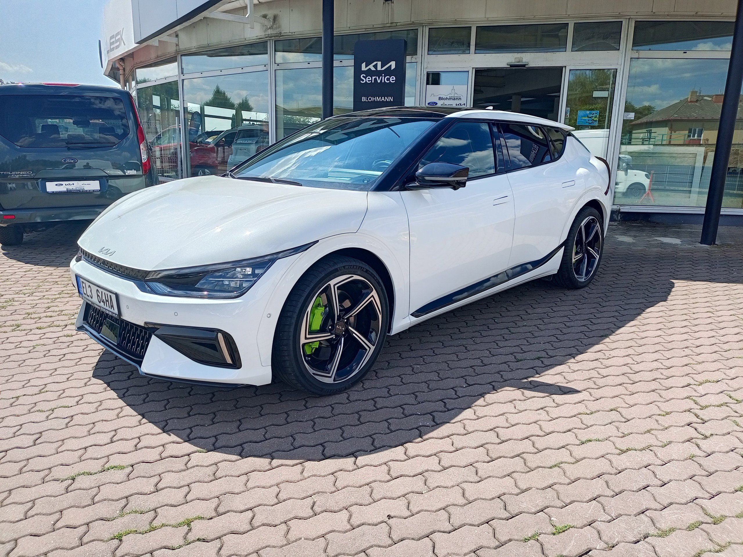 KIA EV6 GT 4x4 - Tovarní záruka - servisní knížka - prodloužený dojezd